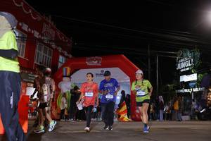 BIB: 0633, 4138, 4482
                            <button type="button" onclick="openModal(26265406)" class="btn btn-primary btn-sm float-right btn-popup" data-toggle="modal" data-target=".modal-high-quality">
                        <i class="fas fa-shopping-cart"></i> Add to Cart
                    </button>
                                            <button type="button" onclick="isThisMe(26265406, true)" class="btn btn-success btn-sm float-right btn-popup btn-isme hidden" data-toggle="tooltip" data-placement="bottom" title="นี่คือรูปของคุณใช่ไหม คลิกที่นี่เพื่อเอาเข้าอัลบั้ม">
                        <i class="fas fa-plus"></i> Add to album
                    </button>
                    <button type="button" onclick="isThisMe(26265406, false)" class="btn btn-warning btn-sm float-right btn-popup btn-isnotme hidden">
                        <i class="fas fa-ban"></i> Remove from album
                    </button>